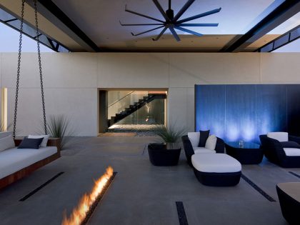 An Elegant Modern House with Beautiful Interiors in the Desert of Nevada by assemblageSTUDIO (23)