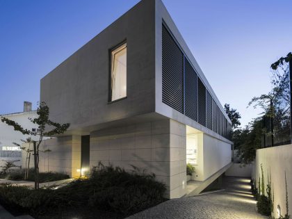 An Elegant Modern Rectangular-Shaped House with Joyful Interiors in Restelo, Portugal by Leonor Duarte Ferreira & pmc arquitectos (10)