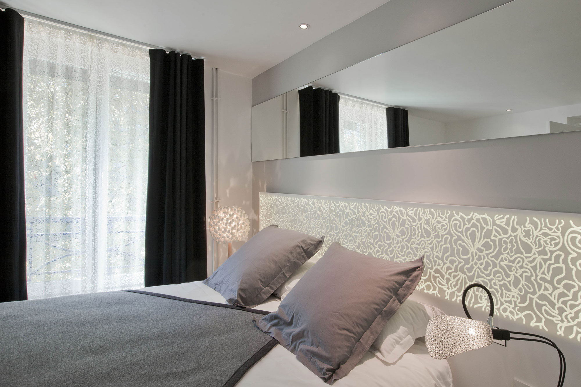 An Elegant and Chic Modern Hotel with Vibrant Interior in Paris by Peyroux & Thisy (16)