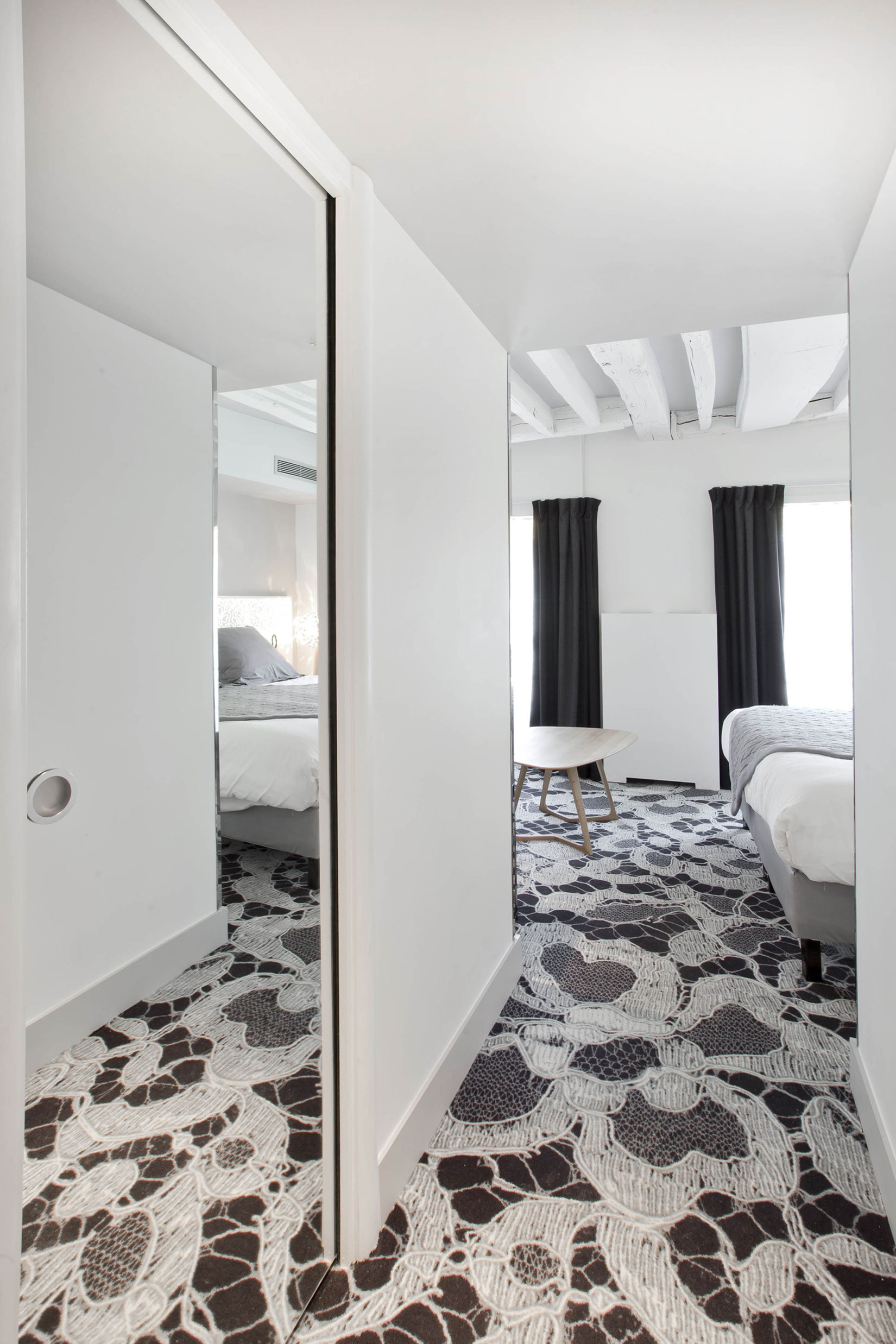 An Elegant and Chic Modern Hotel with Vibrant Interior in Paris by Peyroux & Thisy (25)