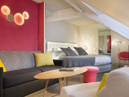 An Elegant and Chic Modern Hotel with Vibrant Interior in Paris by Peyroux & Thisy (26)