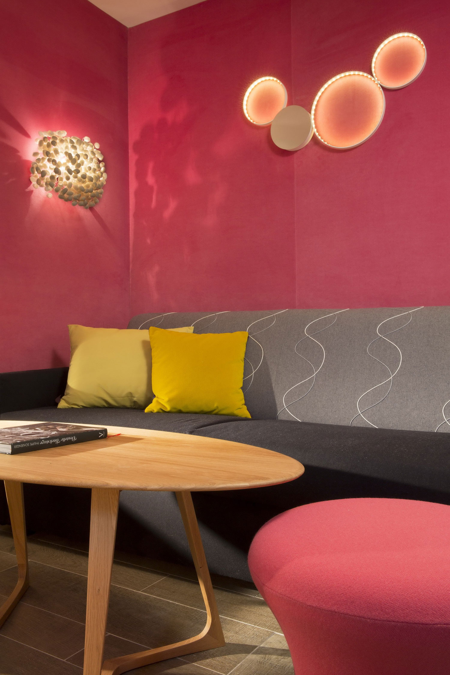 An Elegant and Chic Modern Hotel with Vibrant Interior in Paris by Peyroux & Thisy (27)