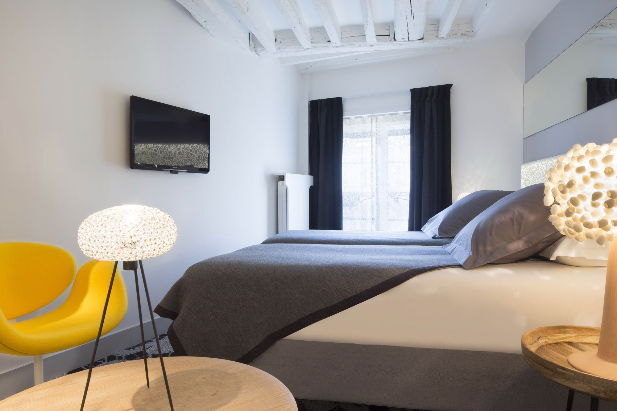 An Elegant and Chic Modern Hotel with Vibrant Interior in Paris by Peyroux & Thisy (3)