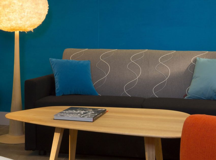 An Elegant and Chic Modern Hotel with Vibrant Interior in Paris by Peyroux & Thisy (37)