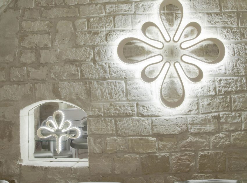 An Elegant and Chic Modern Hotel with Vibrant Interior in Paris by Peyroux & Thisy (41)