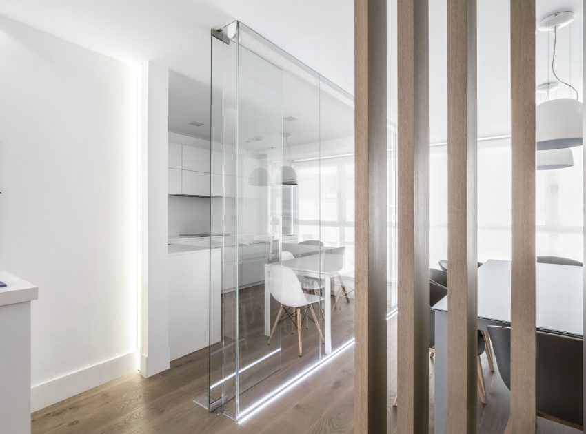 An Elegant and Comfortable Penthouse with Airy Interiors in Valencia, Spain by Hernández Arquitectos (7)