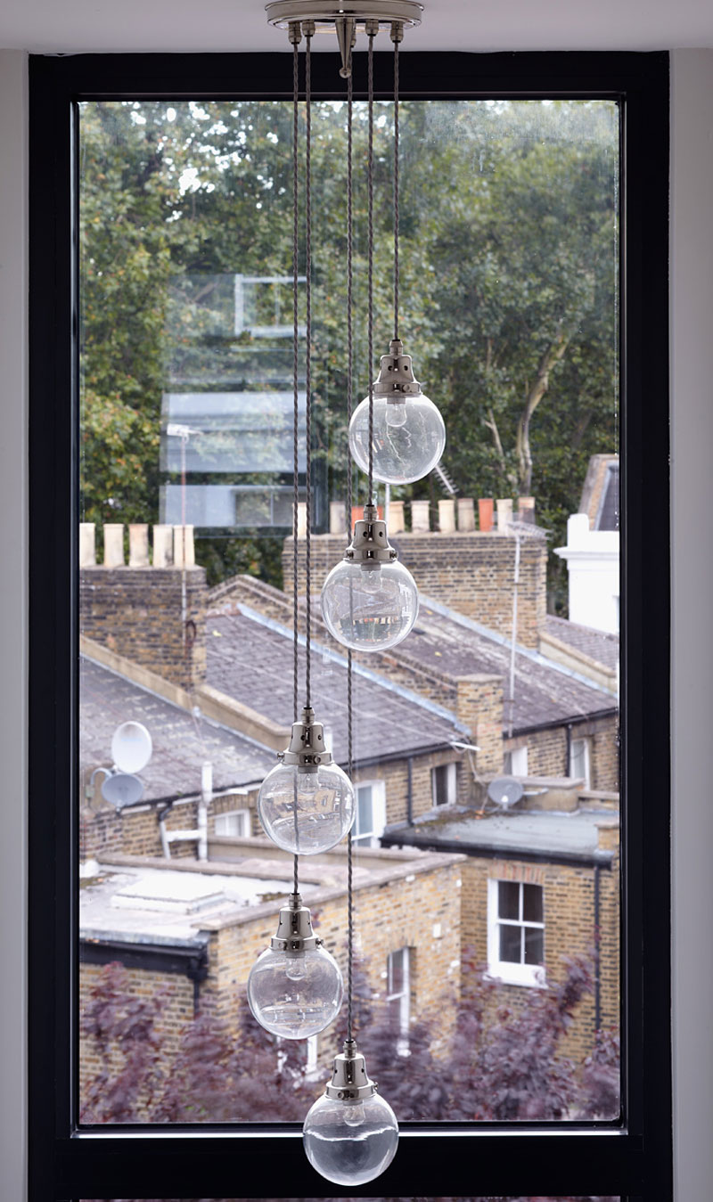 An Elegant and Dramatic House with Colorful Interiors in Fulham by Giles Pike Architects (15)