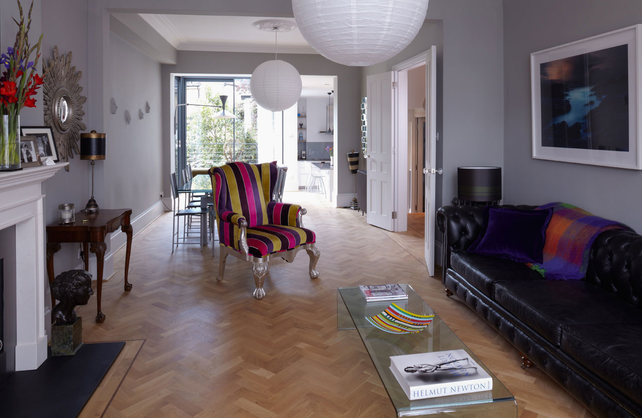 An Elegant and Dramatic House with Colorful Interiors in Fulham by Giles Pike Architects (6)