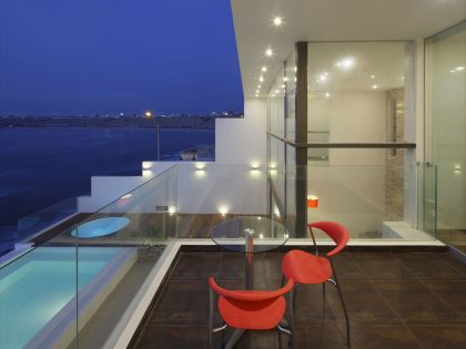 A Bright, Elegant and Sophisticated Home Overlooking the Sea of Playa Señoritas by Gómez De La Torre & Guerrero (5)