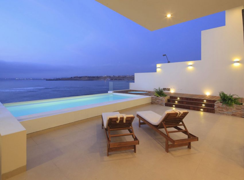 A Bright, Elegant and Sophisticated Home Overlooking the Sea of Playa Señoritas by Gómez De La Torre & Guerrero (6)