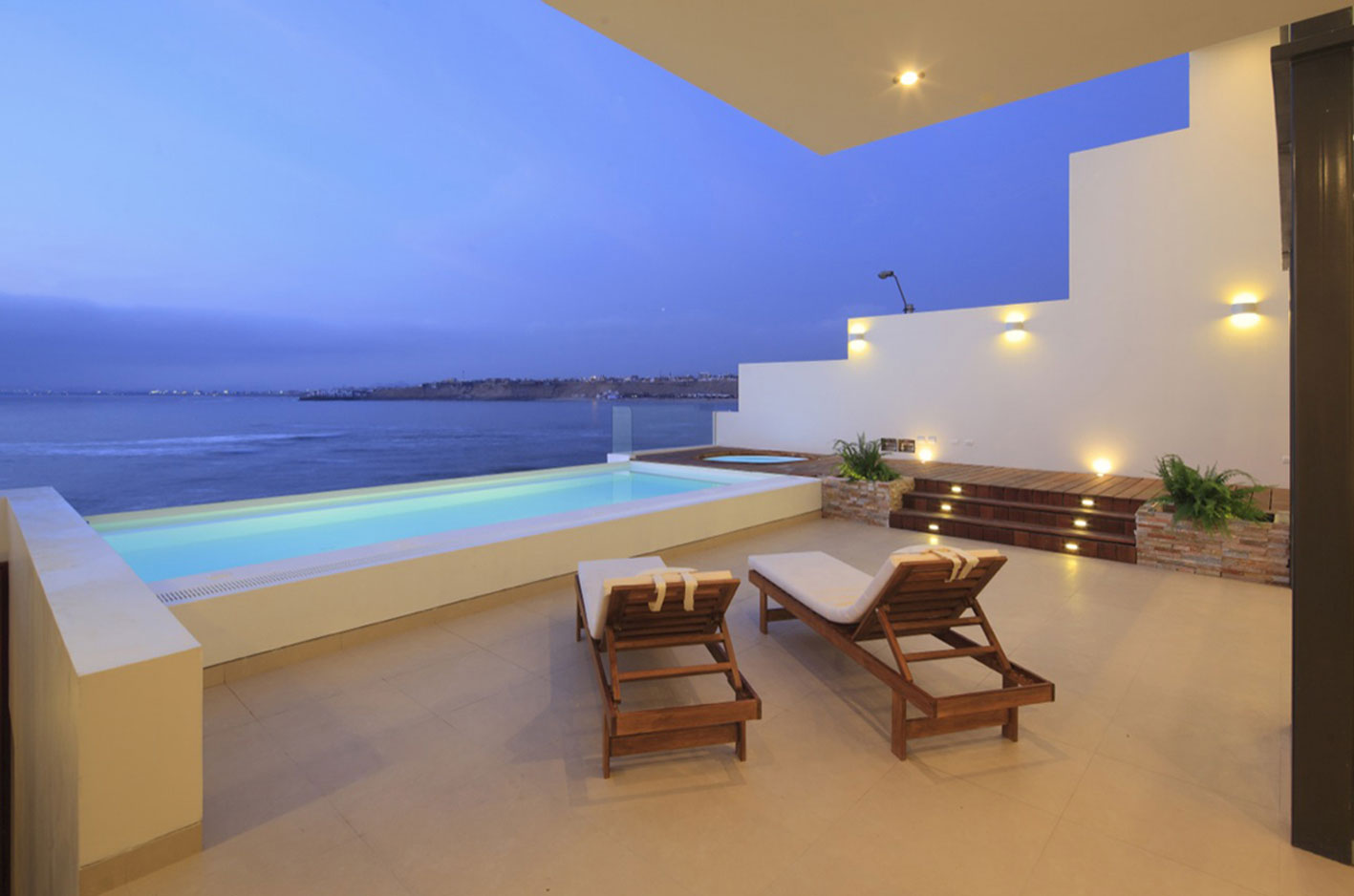 A Bright, Elegant and Sophisticated Home Overlooking the Sea of Playa Señoritas by Gómez De La Torre & Guerrero (6)