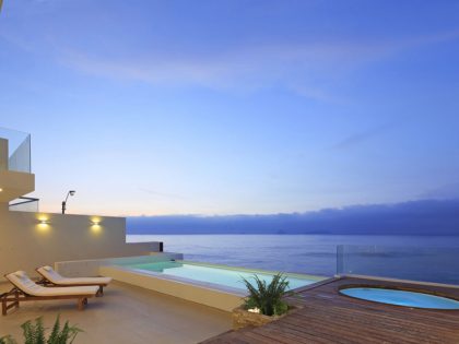 A Bright, Elegant and Sophisticated Home Overlooking the Sea of Playa Señoritas by Gómez De La Torre & Guerrero (7)