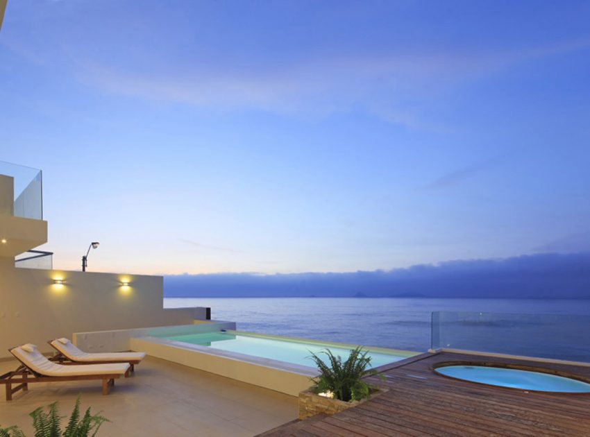 A Bright, Elegant and Sophisticated Home Overlooking the Sea of Playa Señoritas by Gómez De La Torre & Guerrero (7)