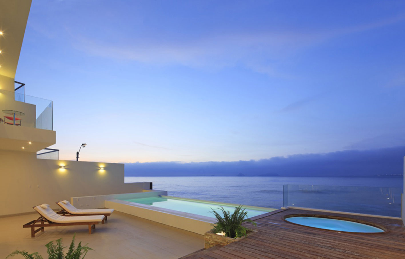 A Bright, Elegant and Sophisticated Home Overlooking the Sea of Playa Señoritas by Gómez De La Torre & Guerrero (7)