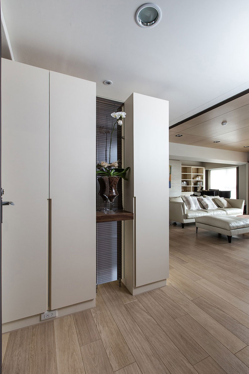 An Elegant and Spacious Modern Apartment with Warm Interiors in Taiwan by PMK+designers (5)