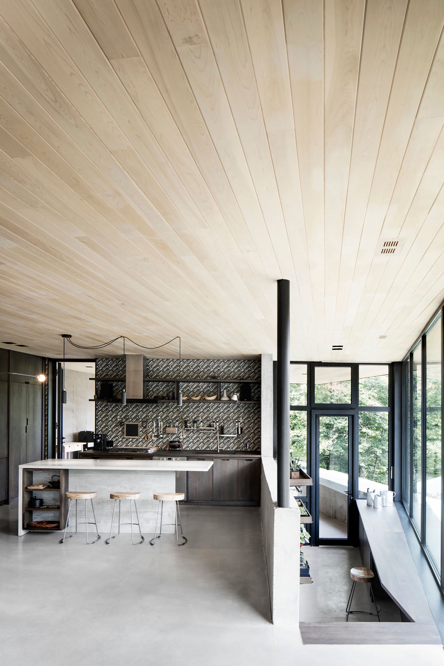 An Elegant and Sustainable Contemporary Home Overlooking the Wooded Landscape in Wentworth by Alain Carle Architecte (14)