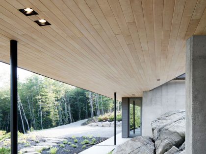 An Elegant and Sustainable Contemporary Home Overlooking the Wooded Landscape in Wentworth by Alain Carle Architecte (9)