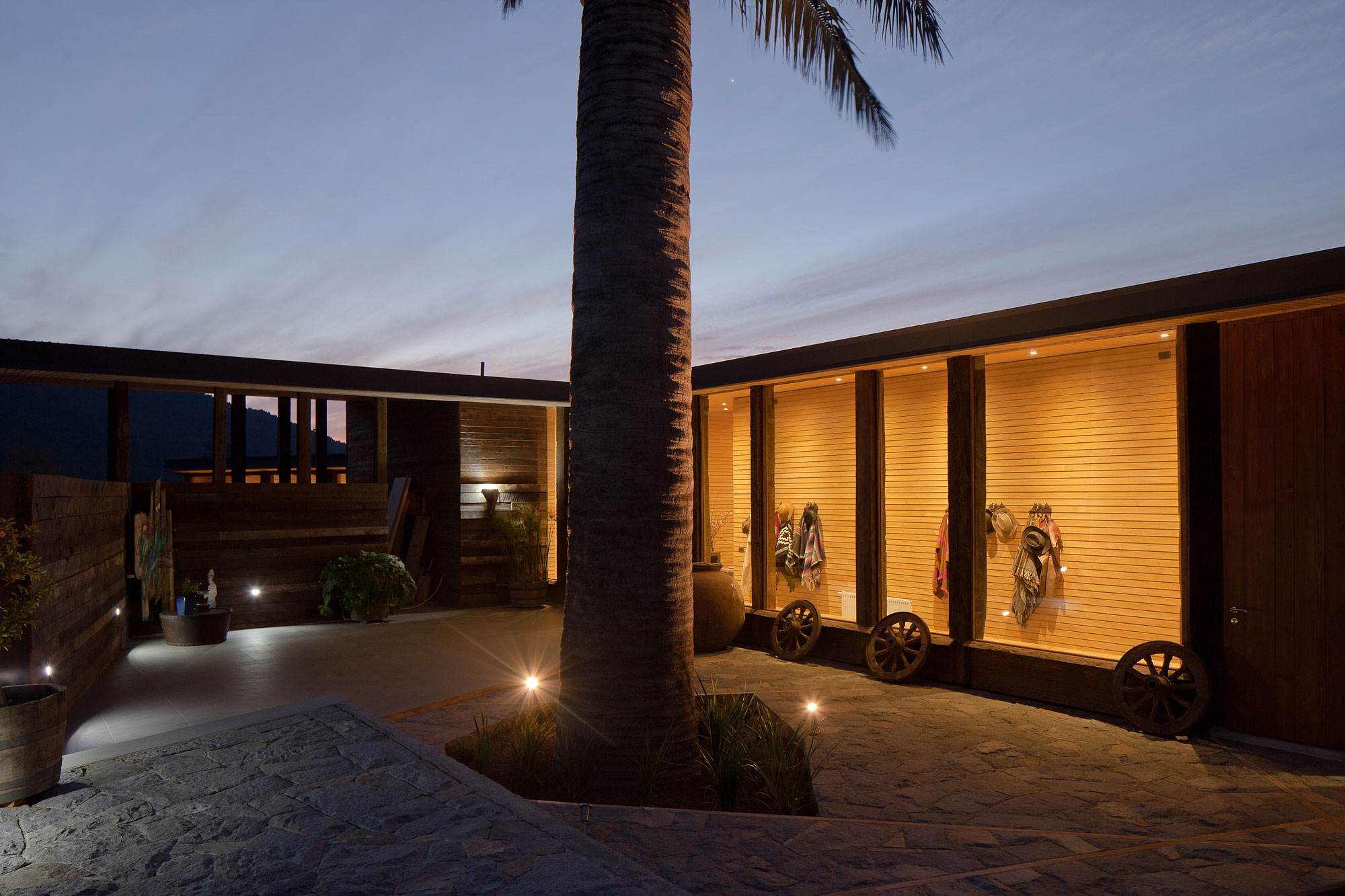 An Exquisite Contemporary Home with an Exterior Made of Recycled Wood Paneling in Panquehue by Dörr + Schmidt (12)