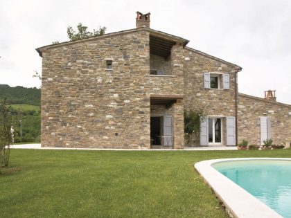 An Exquisite Home with Stunning Rough Stone Walls and Thick Ceiling Beams in Pergola, Italy by Aldo Simoncelli (2)