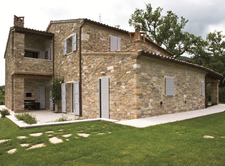 An Exquisite Home with Stunning Rough Stone Walls and Thick Ceiling Beams in Pergola, Italy by Aldo Simoncelli (3)