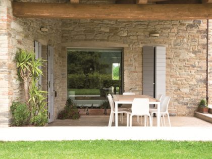 An Exquisite Home with Stunning Rough Stone Walls and Thick Ceiling Beams in Pergola, Italy by Aldo Simoncelli (4)