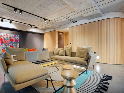 An Exquisite Industrial Apartment with Warm and Natural Wood Elements in London