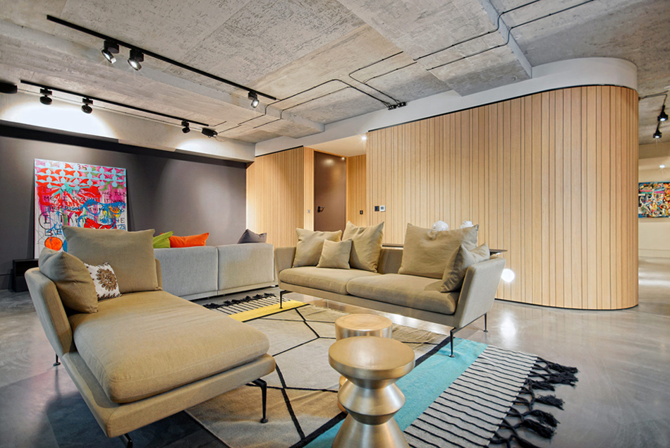 An Exquisite Industrial Apartment with Warm and Natural Wood Elements in London by Minacciolo & CLPD (1)