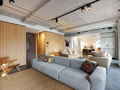 An Exquisite Industrial Apartment with Warm and Natural Wood Elements in London by Minacciolo & CLPD (7)