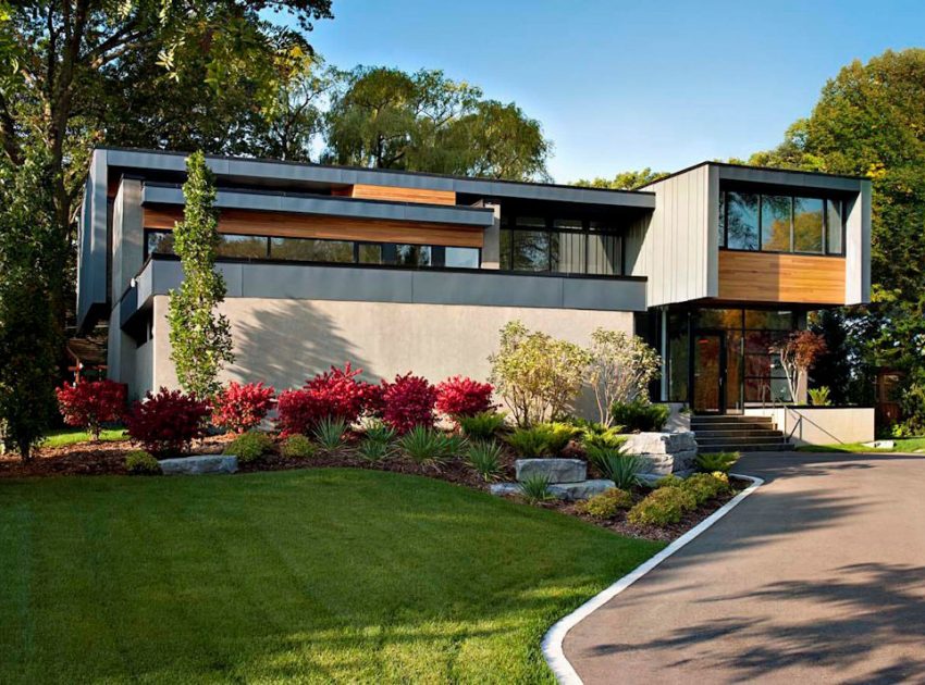 An Exquisite Modern Home with Spanish Cedar Accents and Cantilevered Volumes in Etobicoke, Canada by Altius Architecture (1)