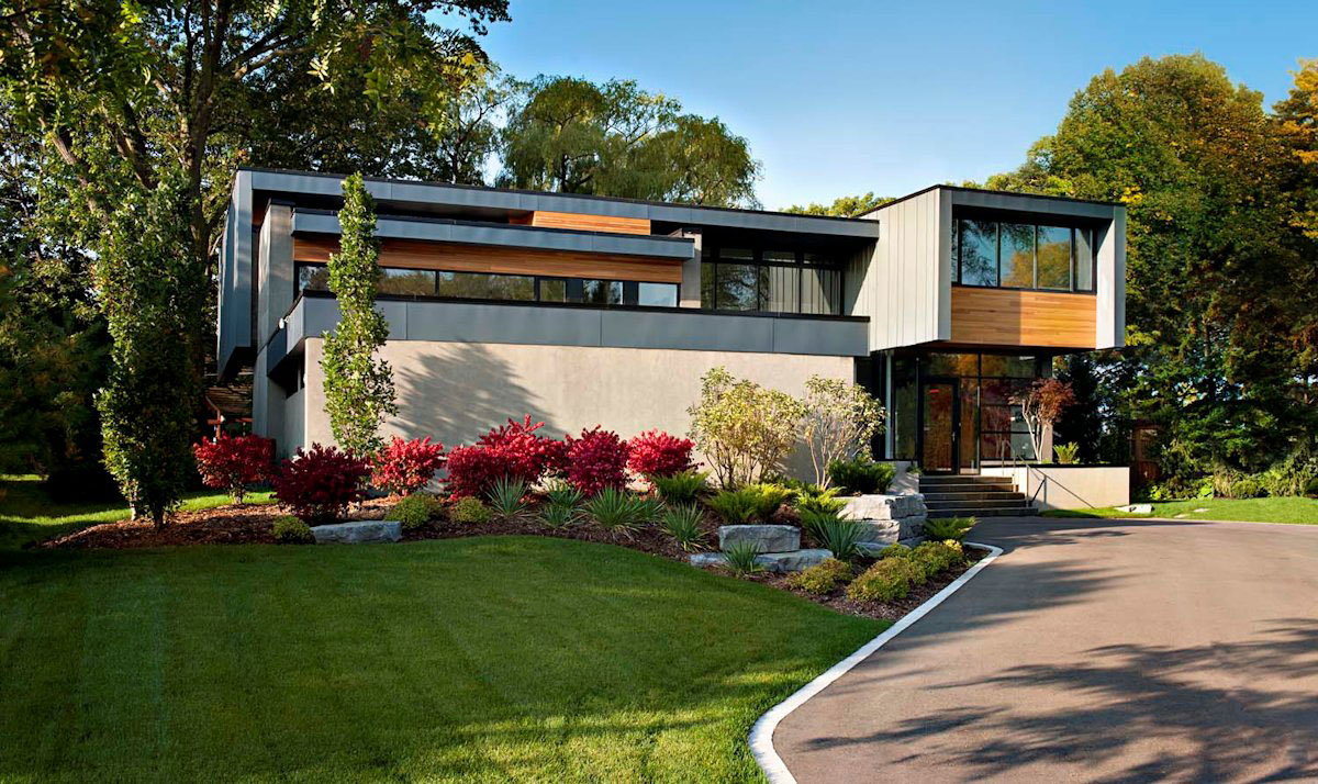 An Exquisite Modern Home with Spanish Cedar Accents and Cantilevered Volumes in Etobicoke, Canada by Altius Architecture (1)