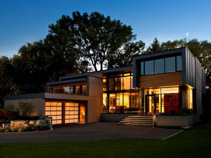 An Exquisite Modern Home with Spanish Cedar Accents and Cantilevered Volumes in Etobicoke, Canada by Altius Architecture (17)