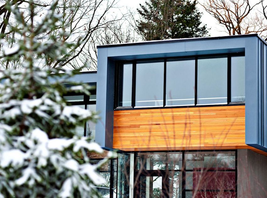 An Exquisite Modern Home with Spanish Cedar Accents and Cantilevered Volumes in Etobicoke, Canada by Altius Architecture (20)