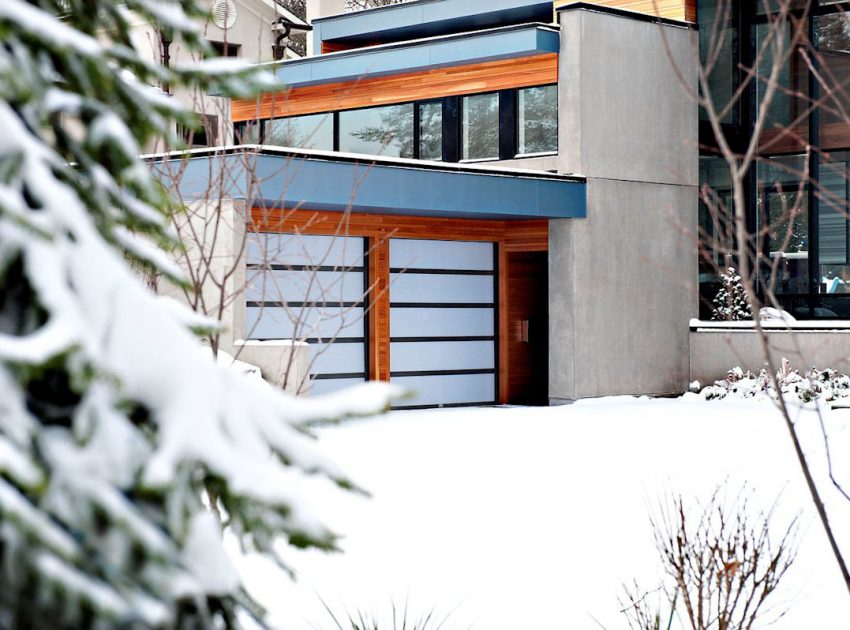 An Exquisite Modern Home with Spanish Cedar Accents and Cantilevered Volumes in Etobicoke, Canada by Altius Architecture (22)