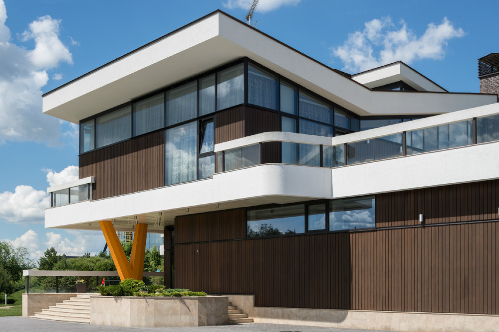 An Extraordinary Modern Country House with Stunning and Unique Exteriors in Russia by Leonovich Arseny (2)