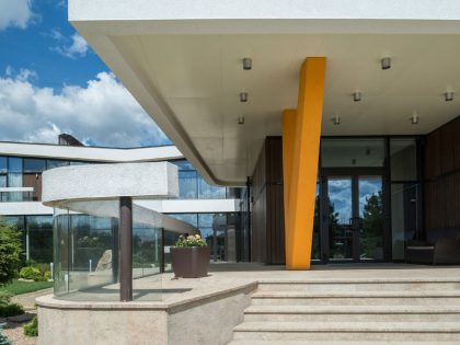 An Extraordinary Modern Country House with Stunning and Unique Exteriors in Russia by Leonovich Arseny (4)