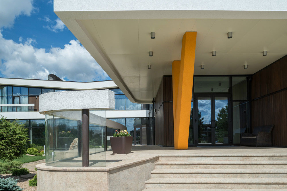 An Extraordinary Modern Country House with Stunning and Unique Exteriors in Russia by Leonovich Arseny (4)