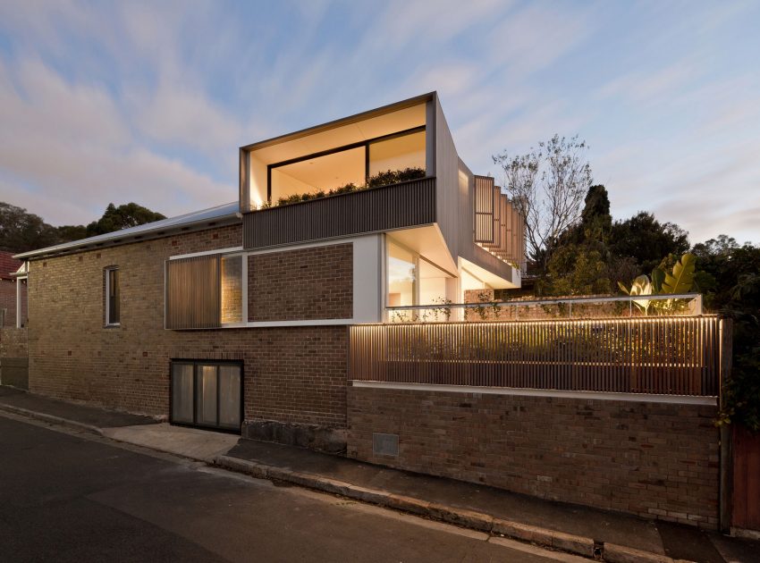 An Eye-Catching Contemporary Home with Warm and Clean Interiors in Balmain, Australia by Benn & Penna Architects (11)