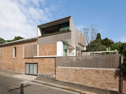 An Eye-Catching Contemporary Home with Warm and Clean Interiors in Balmain, Australia by Benn & Penna Architects (3)