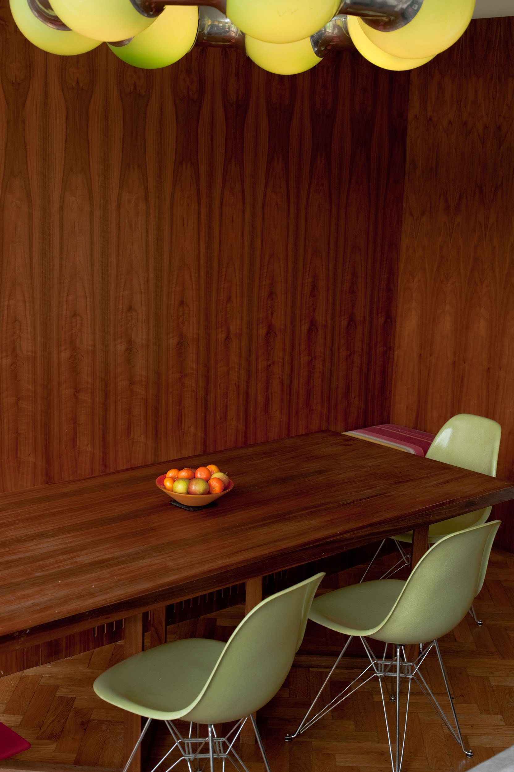 An Old Apartment Turned Into a Playful Contemporary House for a Family of Four in London by Andy Martin Architects (12)