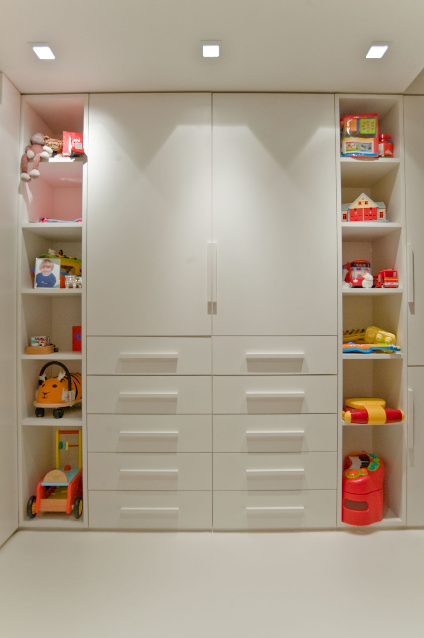 An Old Apartment Turned Into a Playful Contemporary House for a Family of Four in London by Andy Martin Architects (29)