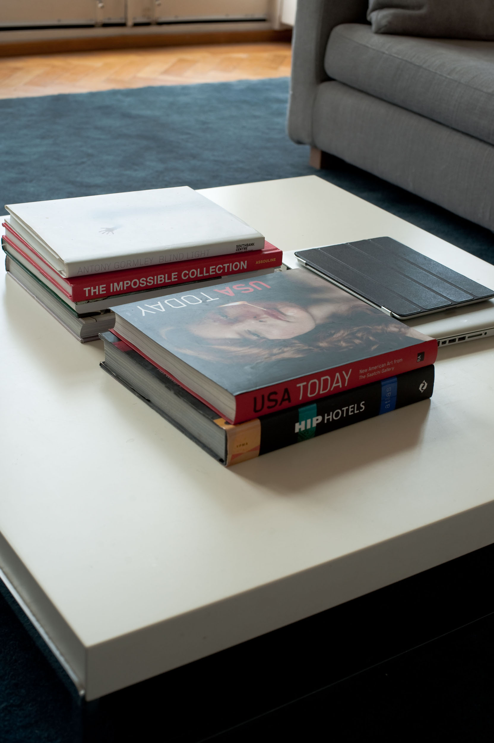 An Old Apartment Turned Into a Playful Contemporary House for a Family of Four in London by Andy Martin Architects (5)