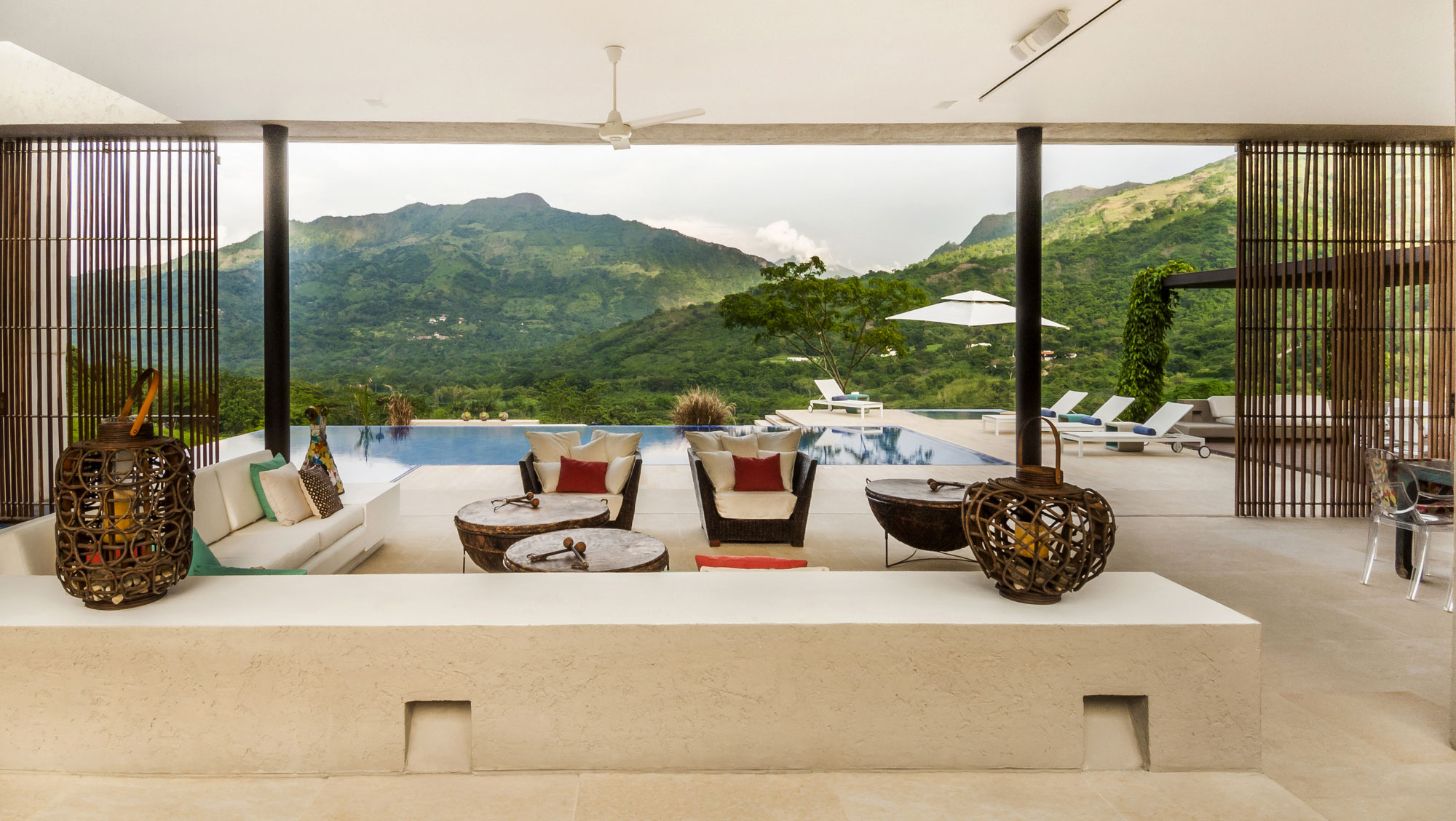 An Outstanding and Elegant Contemporary Country House in Villeta, Colombia by Arquitectura en Estudio (7)