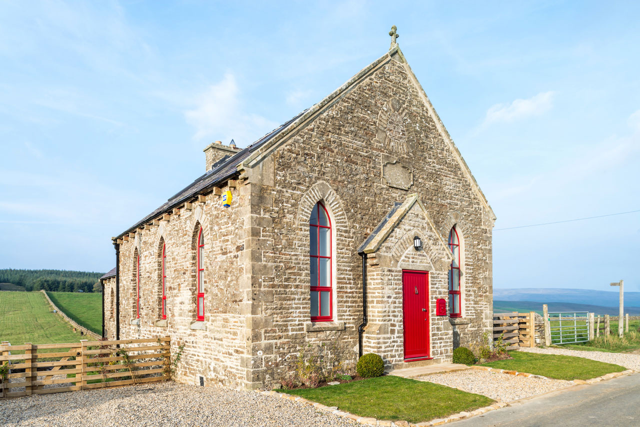 A 19th-Century Church Converted into a Spacious and Luxurious Modern Home in Middleton-in-Teesdale by Evolution Design (1)