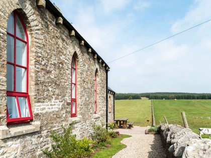 A 19th-Century Church Converted into a Spacious and Luxurious Modern Home in Middleton-in-Teesdale by Evolution Design (3)