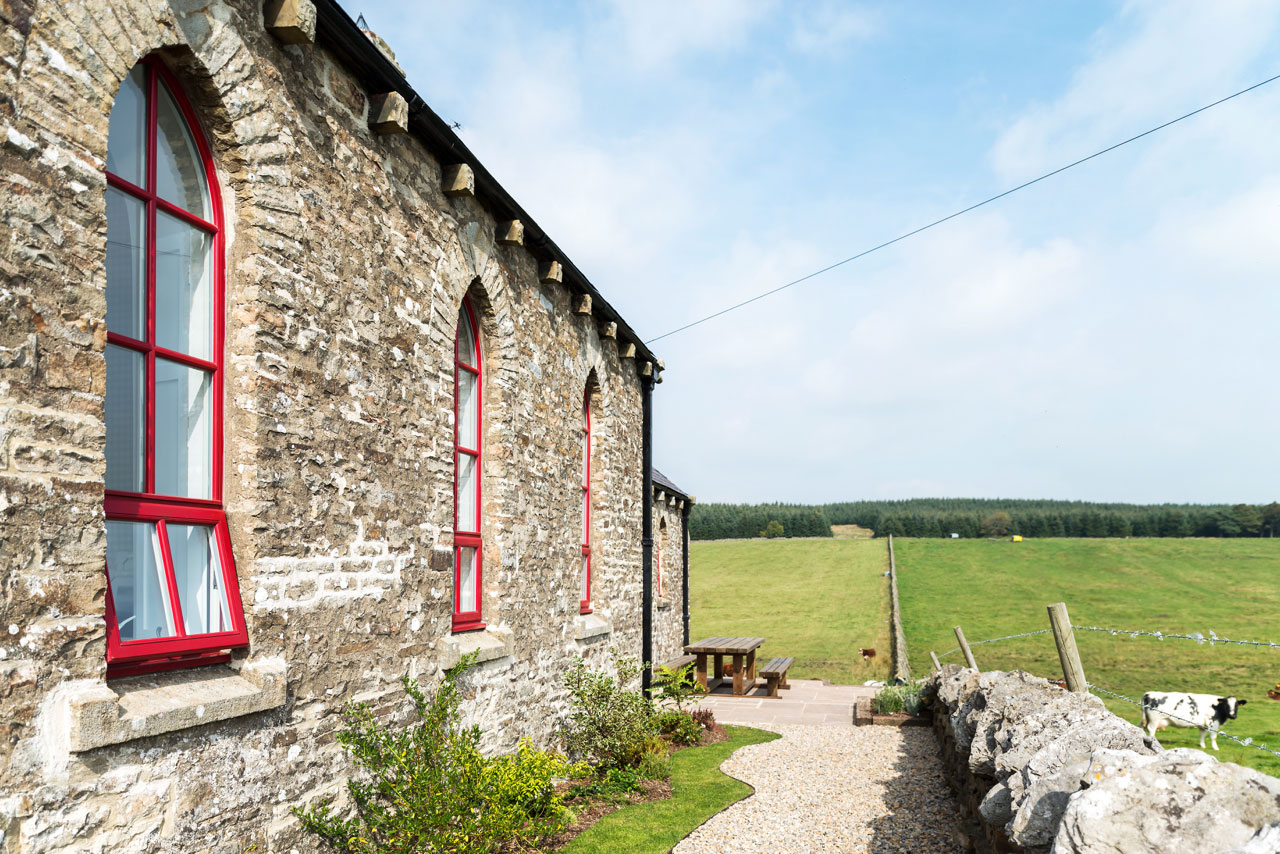 A 19th-Century Church Converted into a Spacious and Luxurious Modern Home in Middleton-in-Teesdale by Evolution Design (3)