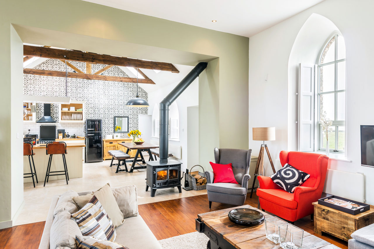 A 19th-Century Church Converted into a Spacious and Luxurious Modern Home in Middleton-in-Teesdale by Evolution Design (8)