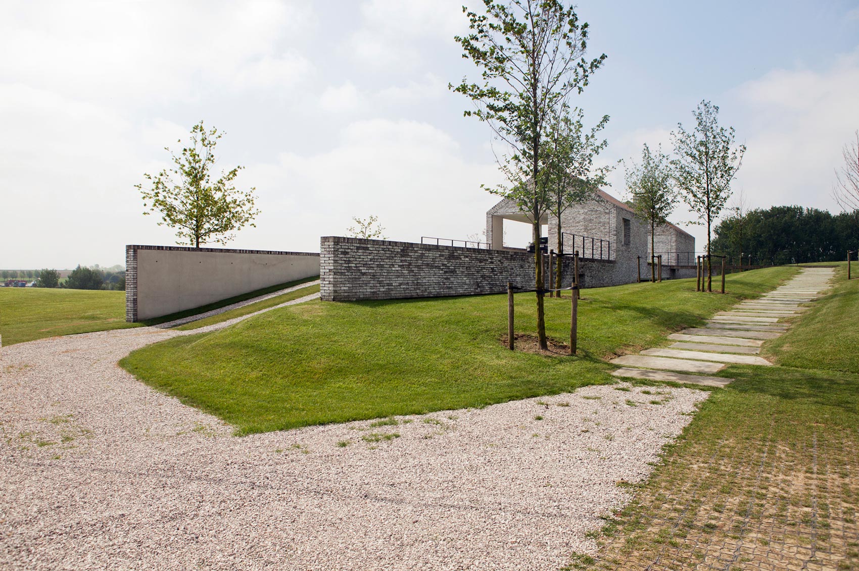 A Beautiful Contemporary Home Surrounded by Vast, Green Fields in Belgium by Stéphane Beel Architect (1)