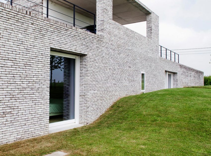 A Beautiful Contemporary Home Surrounded by Vast, Green Fields in Belgium by Stéphane Beel Architect (10)