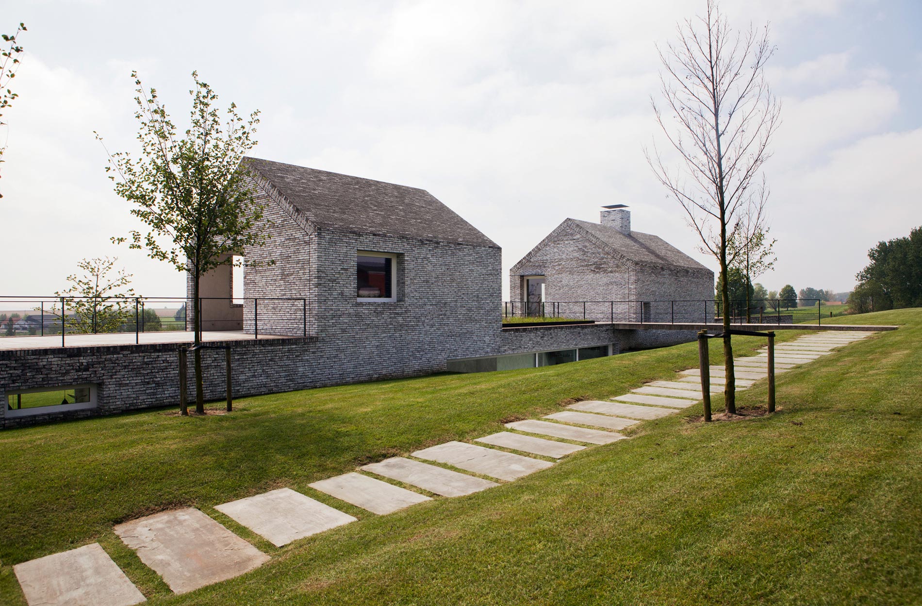 A Beautiful Contemporary Home Surrounded by Vast, Green Fields in Belgium by Stéphane Beel Architect (2)