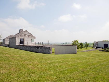 A Beautiful Contemporary Home Surrounded by Vast, Green Fields in Belgium by Stéphane Beel Architect (3)